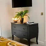 Bubble 8 Apartment