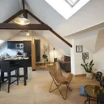 Bubble 8 Apartment *