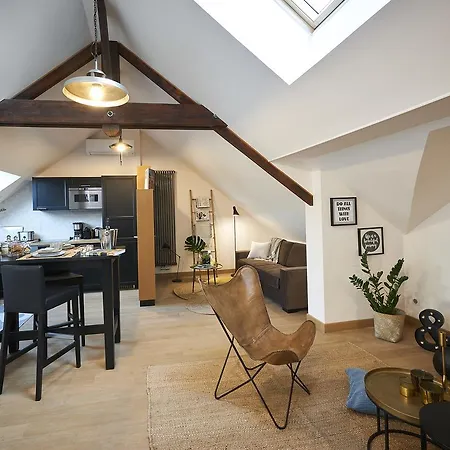 Bubble 8 Apartment *