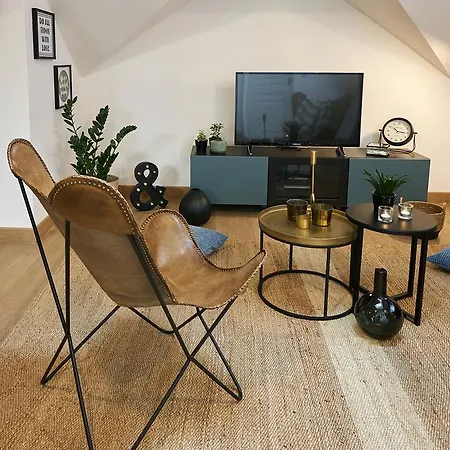 Bubble 8 Apartment